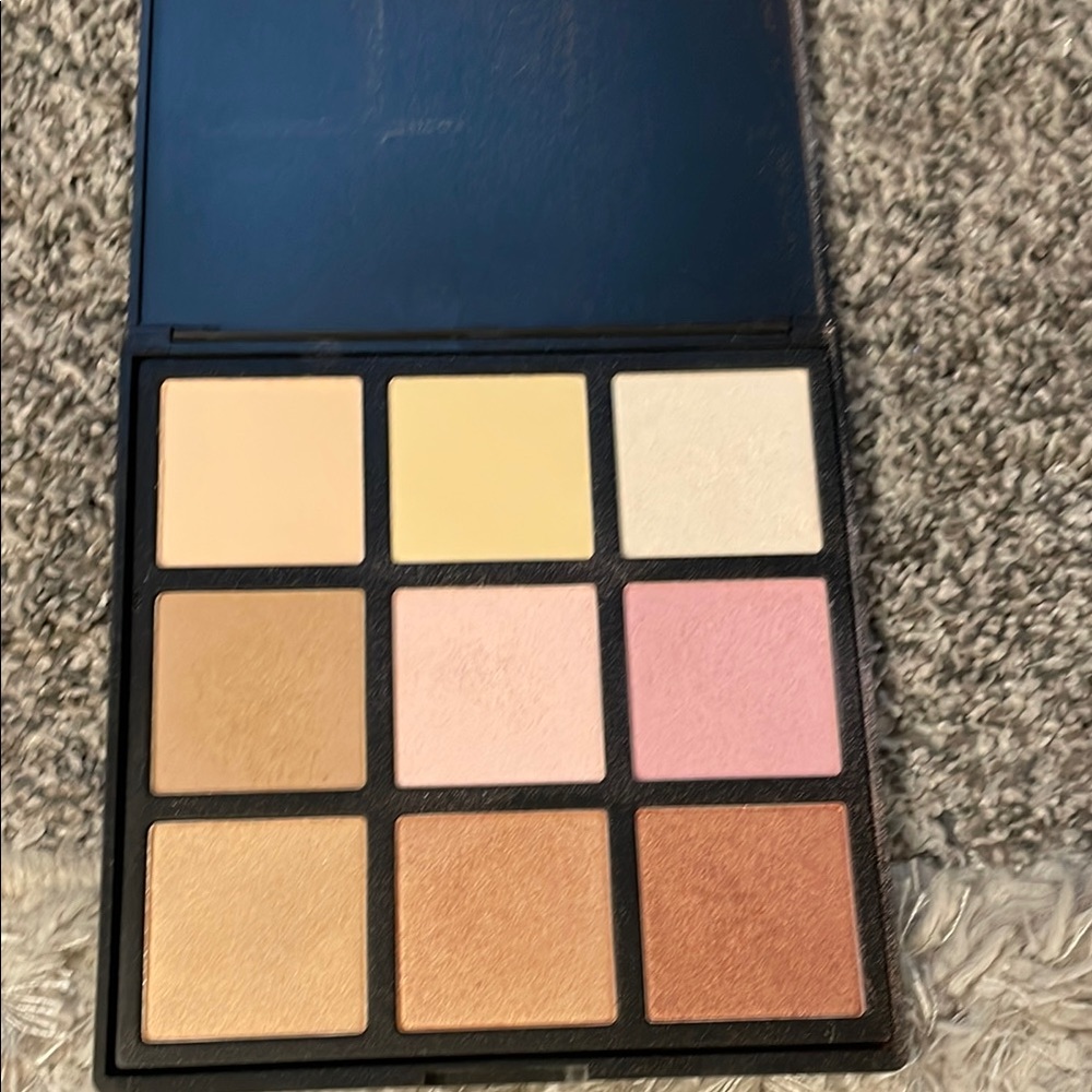 Morphe Cream and Yellow Highlighter Palette